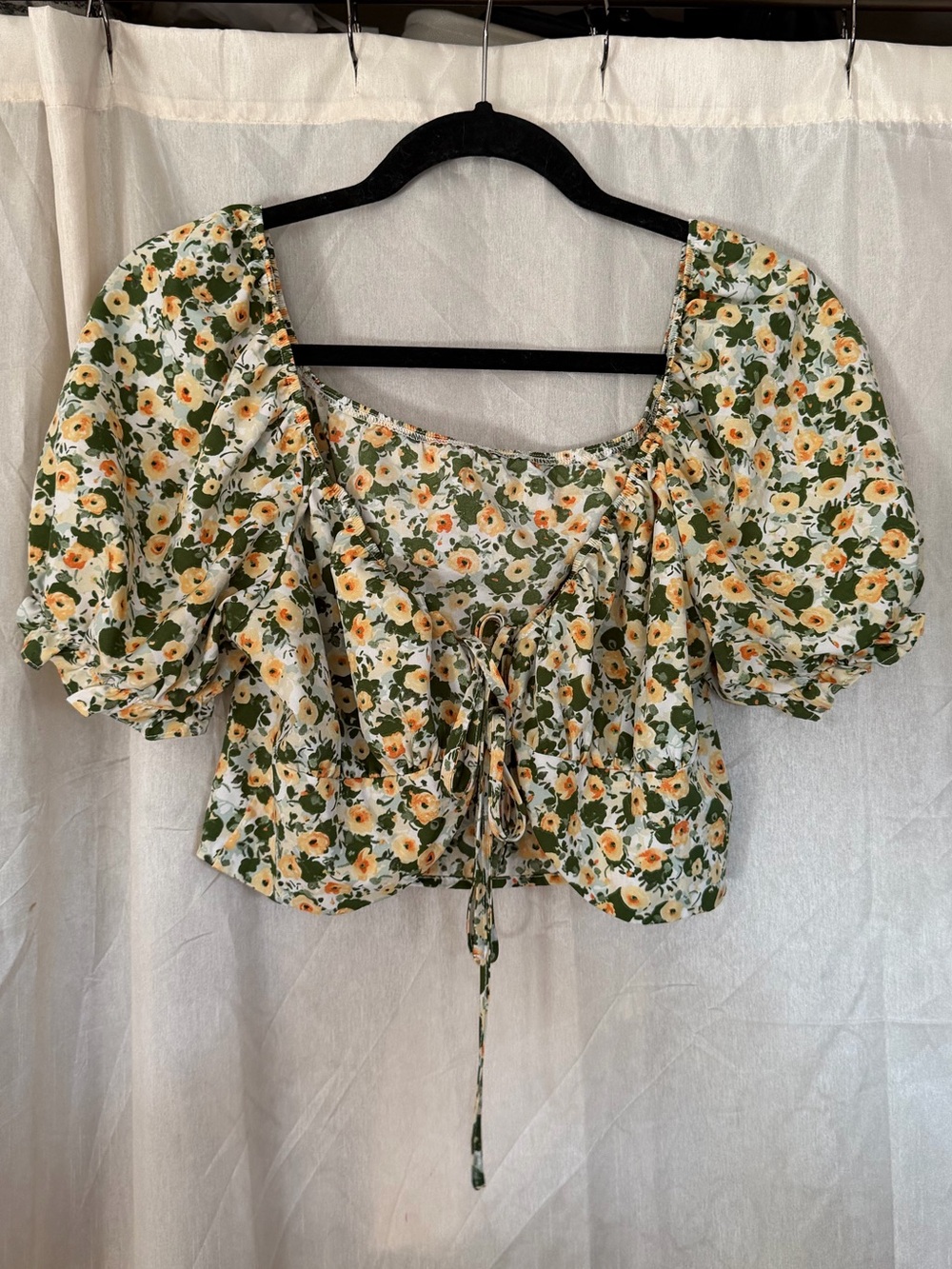 SHEIN Cream Floral Puff-Sleeve Crop Top with Green Accents